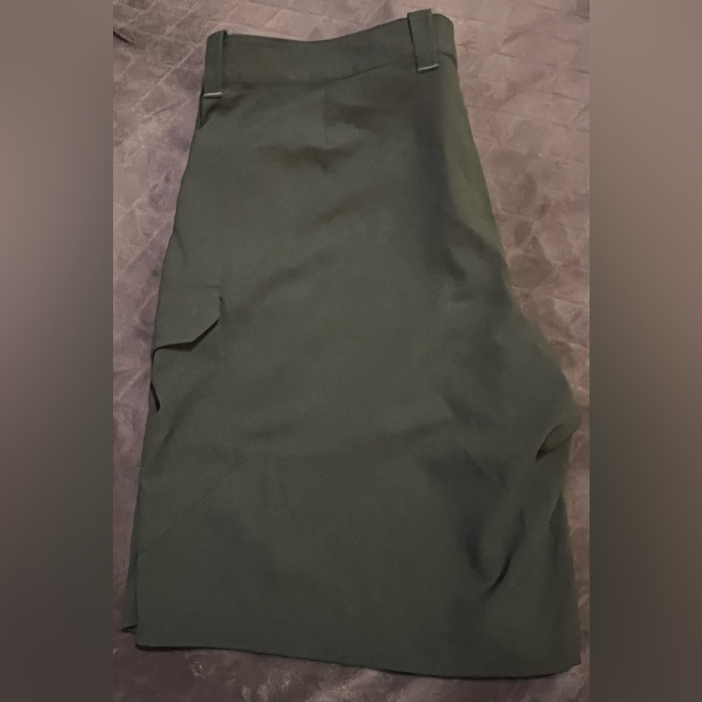 Men’s Under Armour Shorts - Size 40